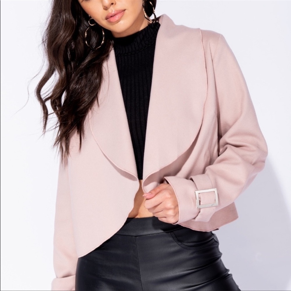 Pink/Blush short blazer/jacket with buckled sleeves US 8